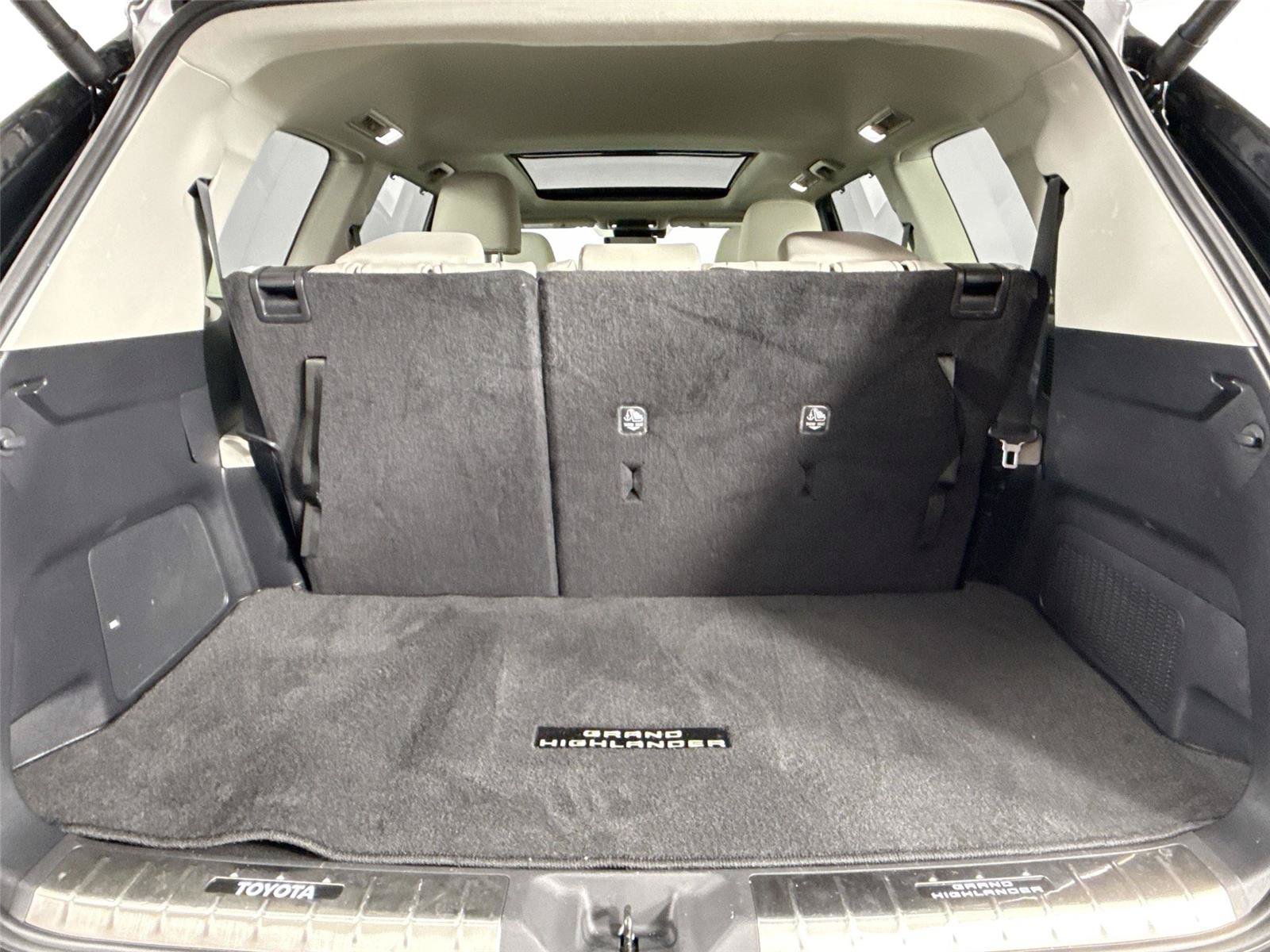 Certified 2024 Toyota Grand Highlander AWD image 40