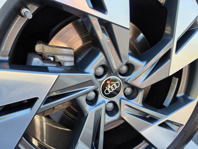 Used 2022 Audi e-tron Premium w/ Towing Package AWD/4WD image 13