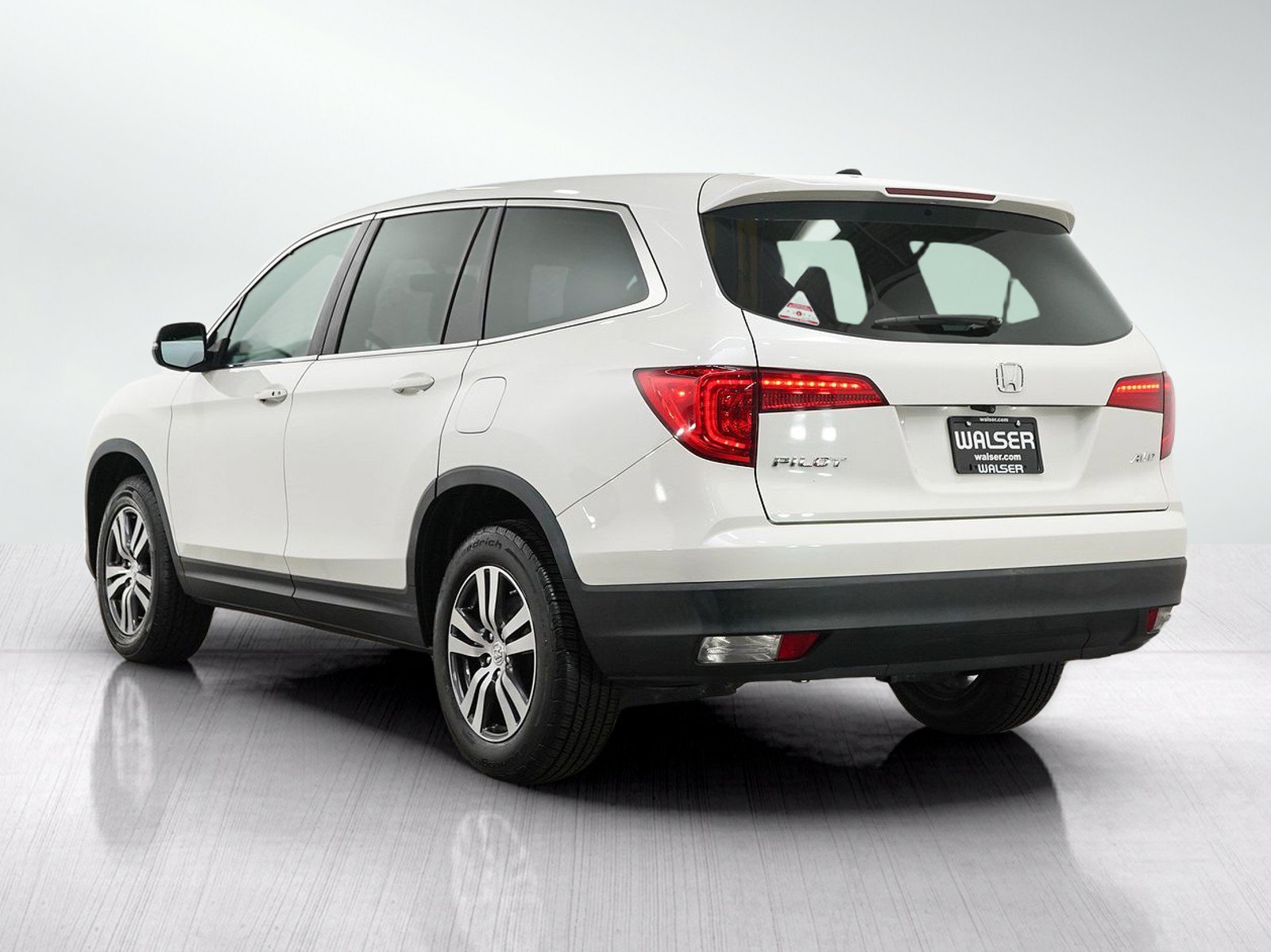 Used 2017 Honda Pilot EX-L image 3