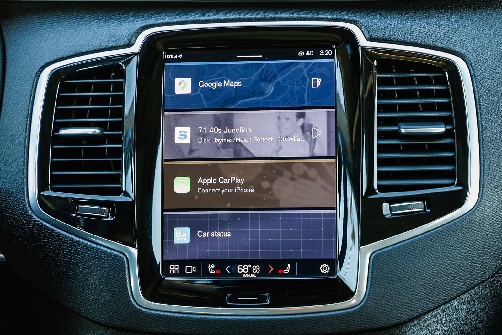 Used 2023 Volvo XC90 T8 Plus image 12