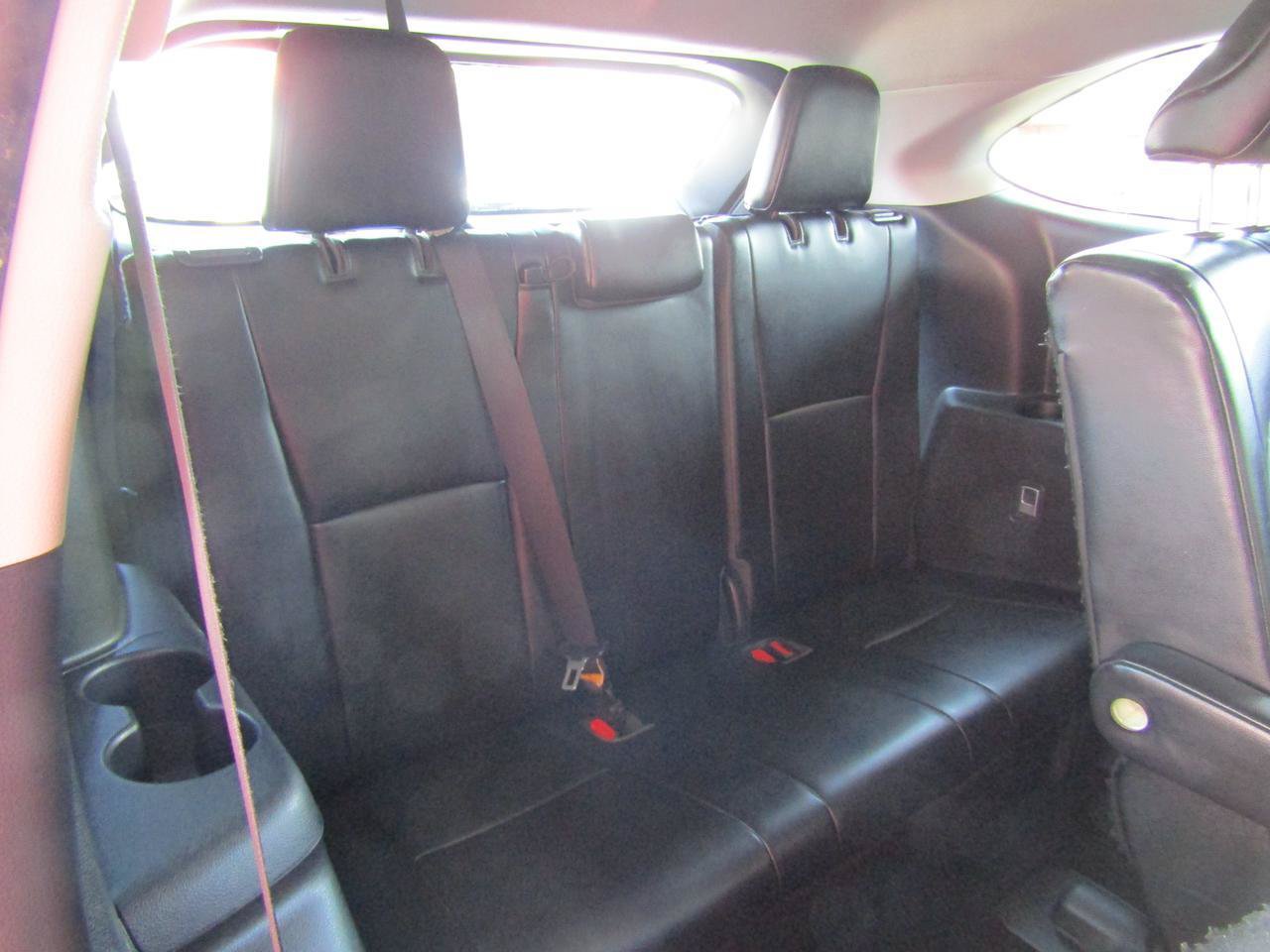 Used 2022 Toyota Highlander XLE FWD image 15