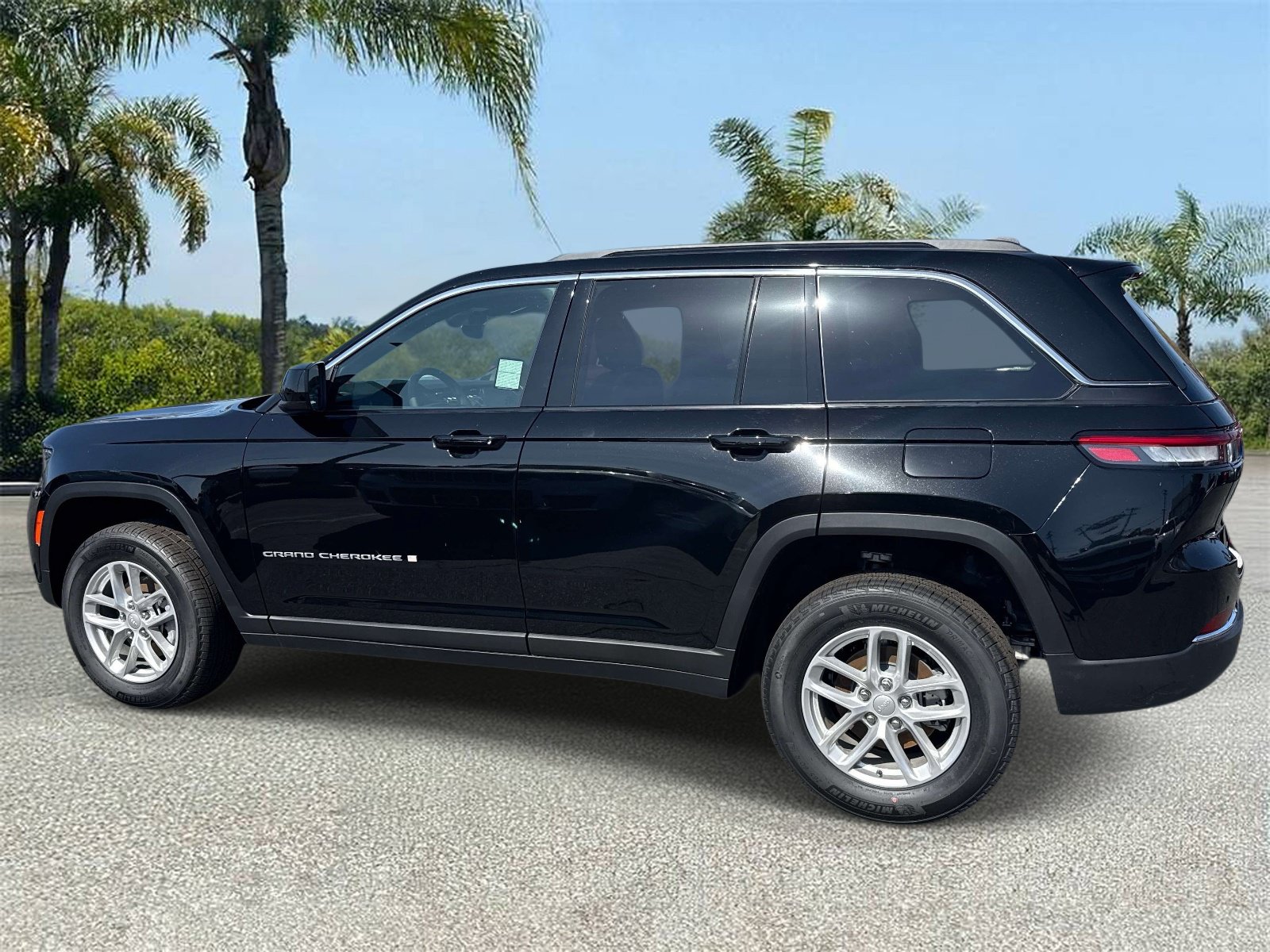 New 2026 Jeep Grand Cherokee Laredo X RWD image 5