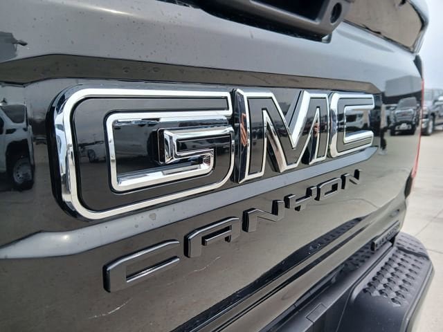 New 2026 GMC Canyon Elevation w/ Convenience Package AWD/4WD image 32