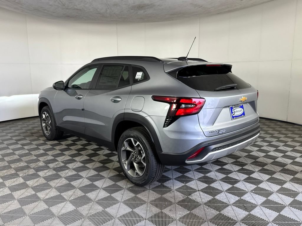 New 2026 Chevrolet Trax LT w/ Driver Confidence Package FWD image 7