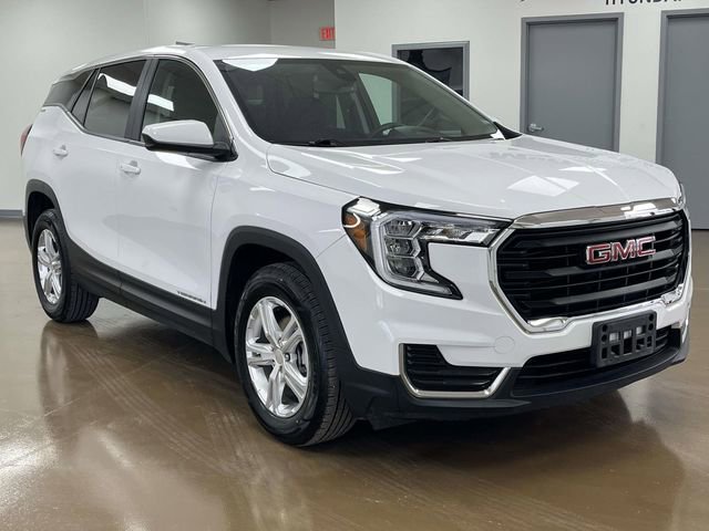 Used 2024 GMC Terrain SLE FWD image 3