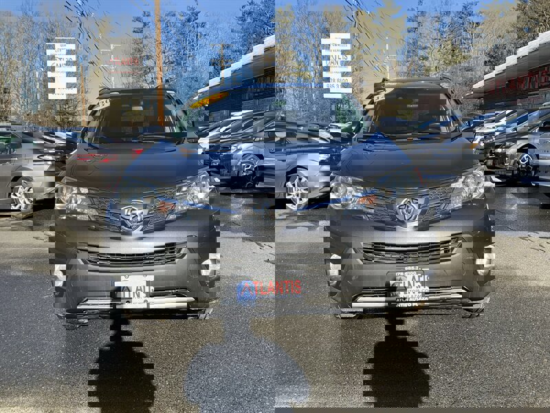 Used 2014 Toyota RAV4 Limited w/ Technology Package image 2