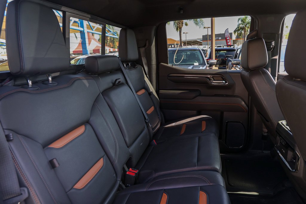 Used 2023 GMC Sierra 1500 AT4 w/ AT4 Preferred Package AWD/4WD image 19