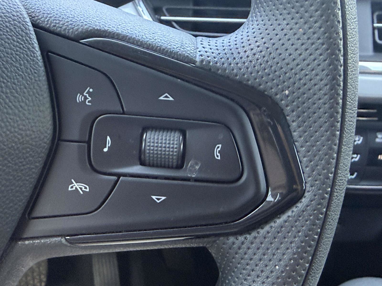 Used 2026 Chevrolet Trax LT FWD image 14