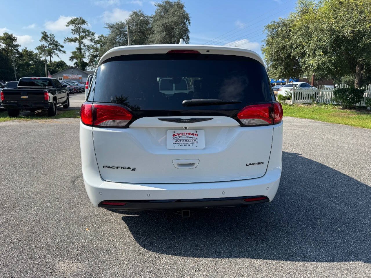 Used 2019 Chrysler Pacifica Limited w/ Advanced Safetytec Group FWD image 34