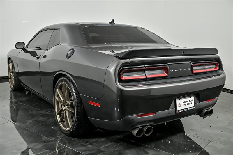 Used 2016 Dodge Challenger R/T Plus RWD image 7