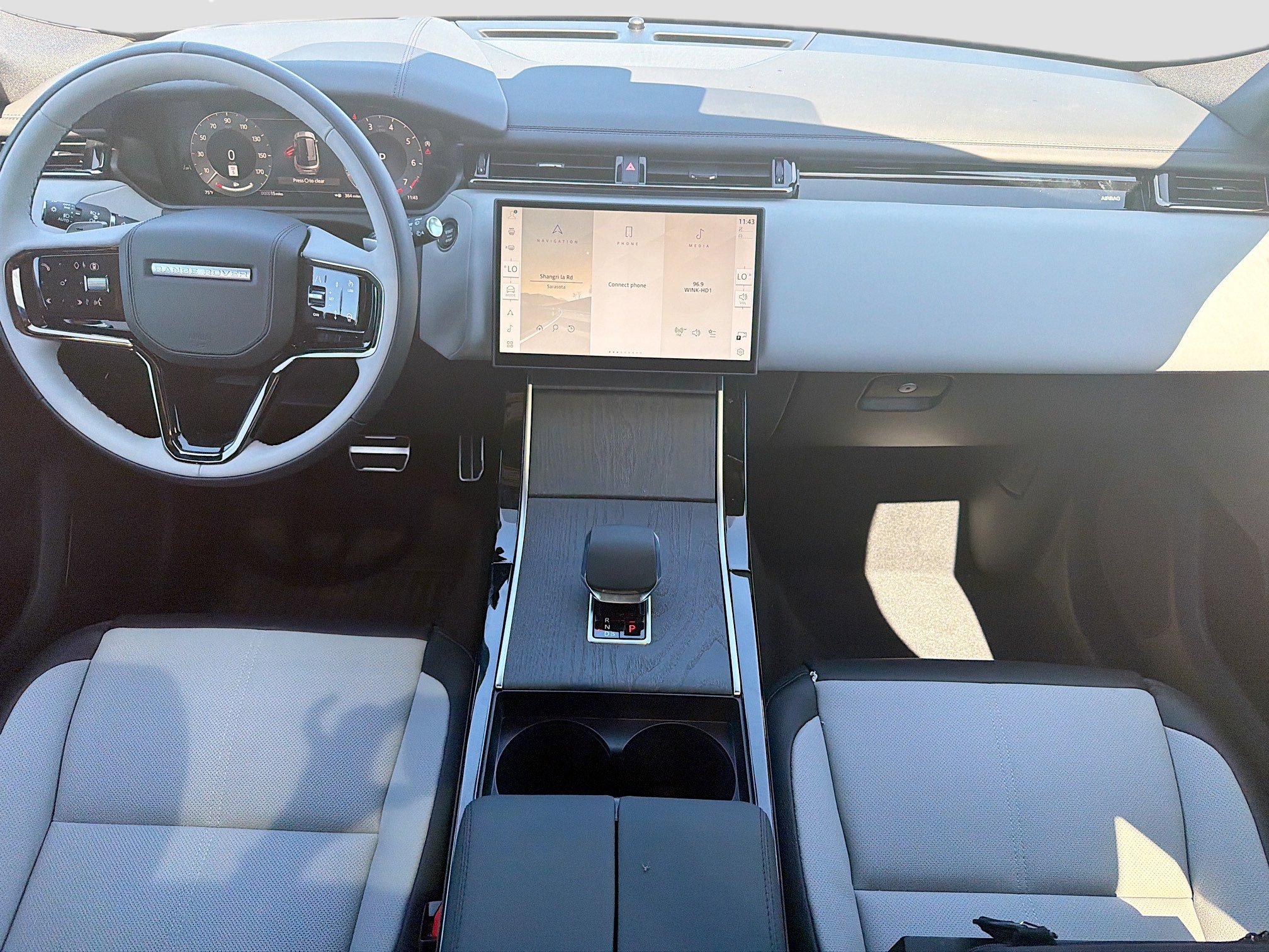 New 2026 Land Rover Range Rover Velar Dynamic SE image 19