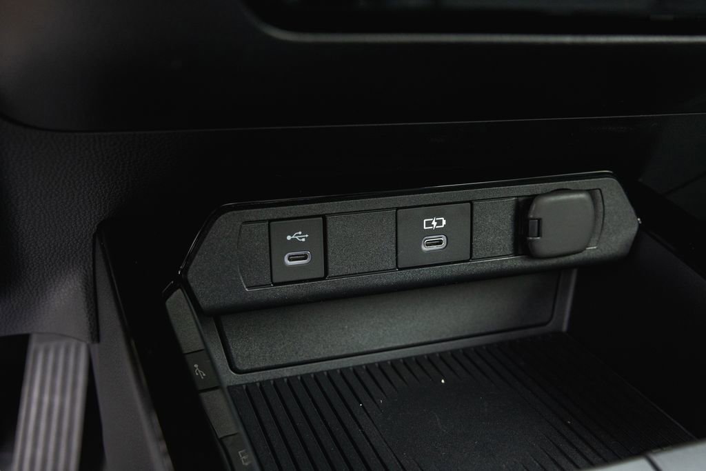 Used 2026 Toyota Prius Plug-In Hybrid image 20