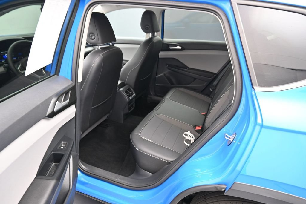 Used 2023 Volkswagen Taos SE w/ Black Wheel Package FWD image 14