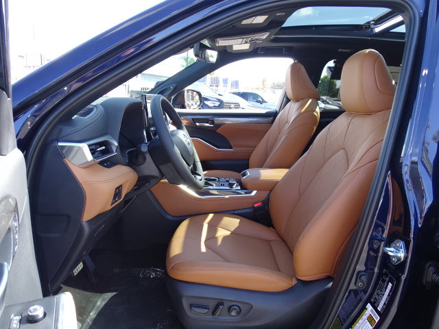 New 2026 Toyota Highlander Platinum AWD/4WD image 10