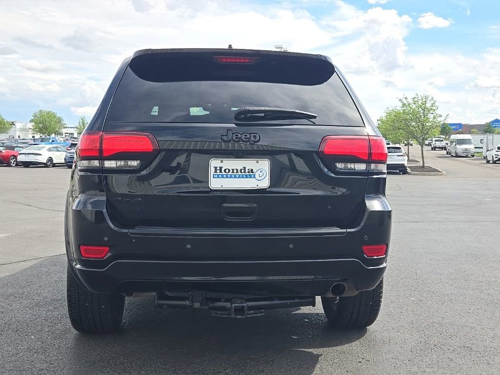 Used 2017 Jeep Grand Cherokee Altitude AWD/4WD image 6