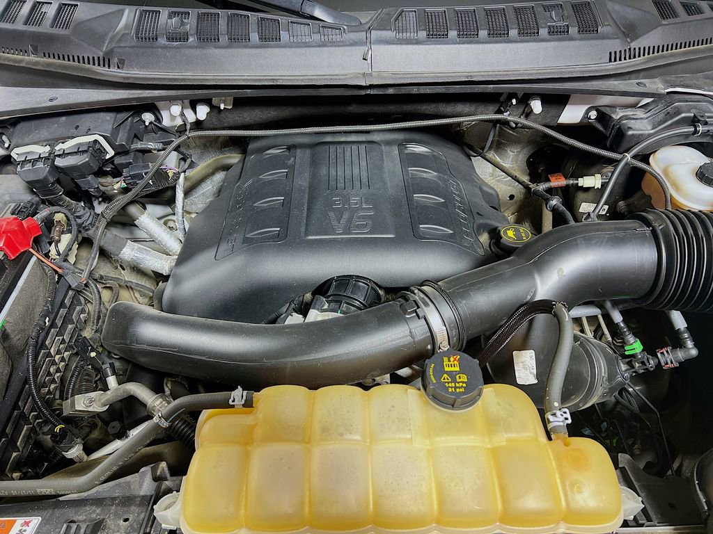 Used 2016 Ford F150 Platinum w/ Equipment Group 701A Luxury image 27