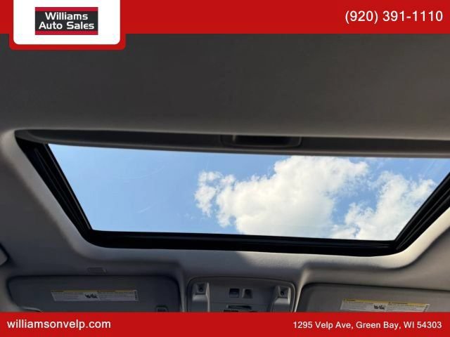 Used 2019 Cadillac Escalade Luxury AWD/4WD image 2