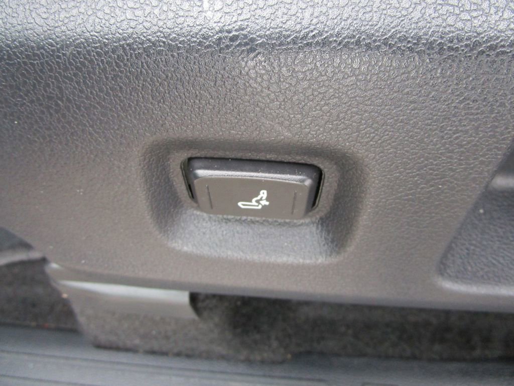 Used 2024 Toyota Tacoma SR5 image 18