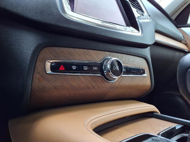 Used 2016 Volvo XC90 T6 Inscription w/ Vision Package image 16