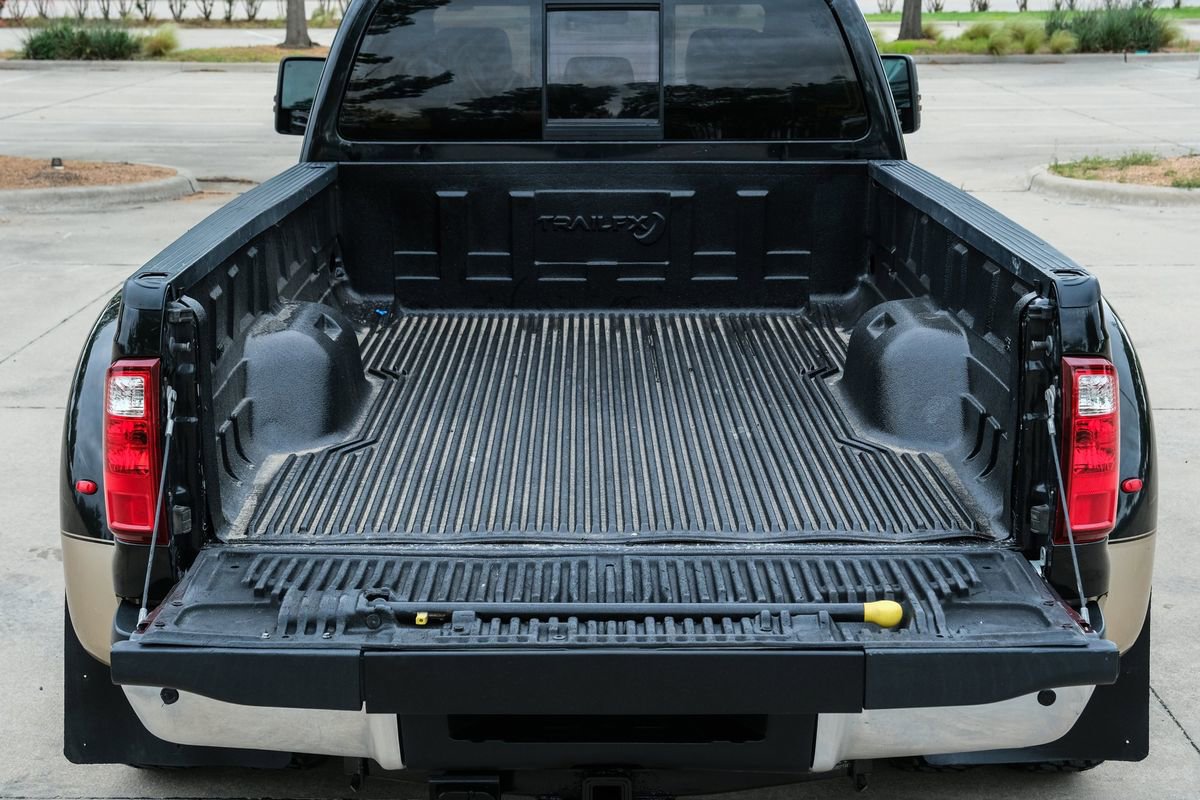 Used 2012 Ford F350 Lariat w/ Lariat Ultimate Pkg AWD/4WD image 32