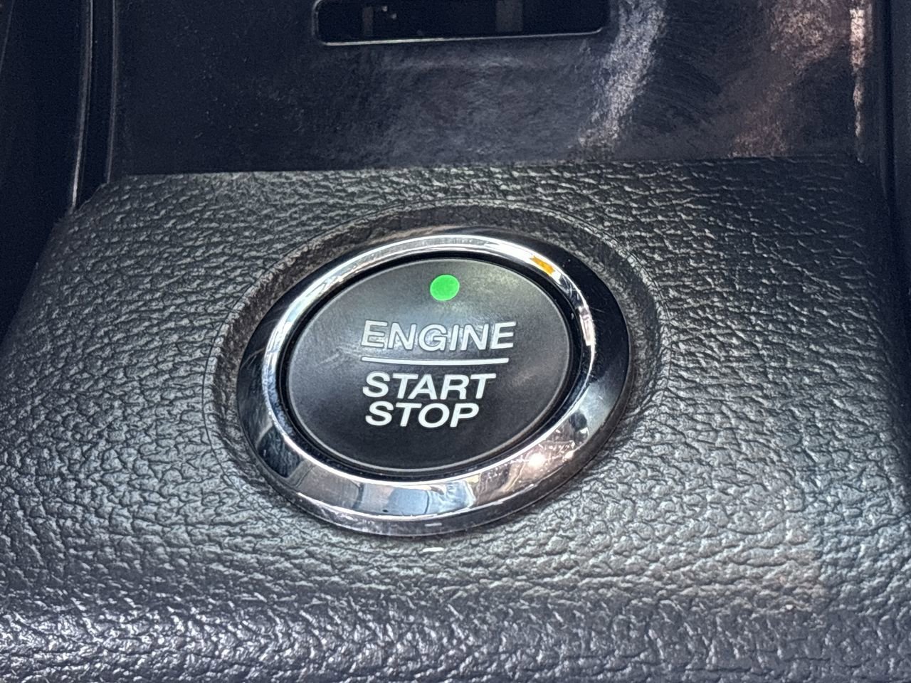 Used 2022 Ford F250 Lariat w/ Black Appearance Package image 31