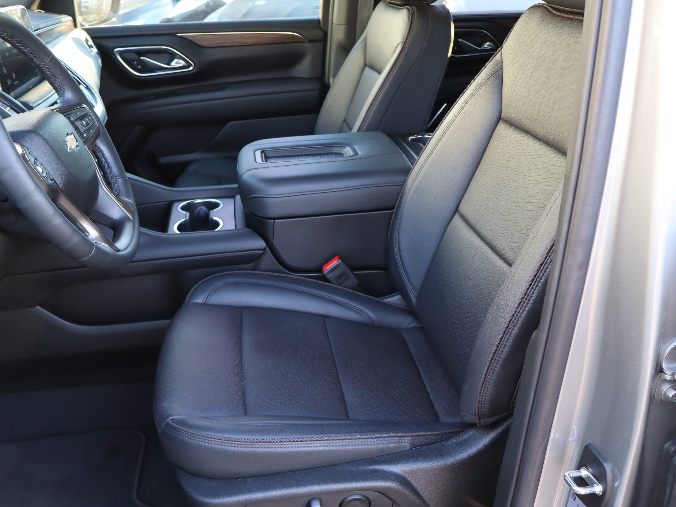 Used 2024 Chevrolet Tahoe High Country RWD image 19