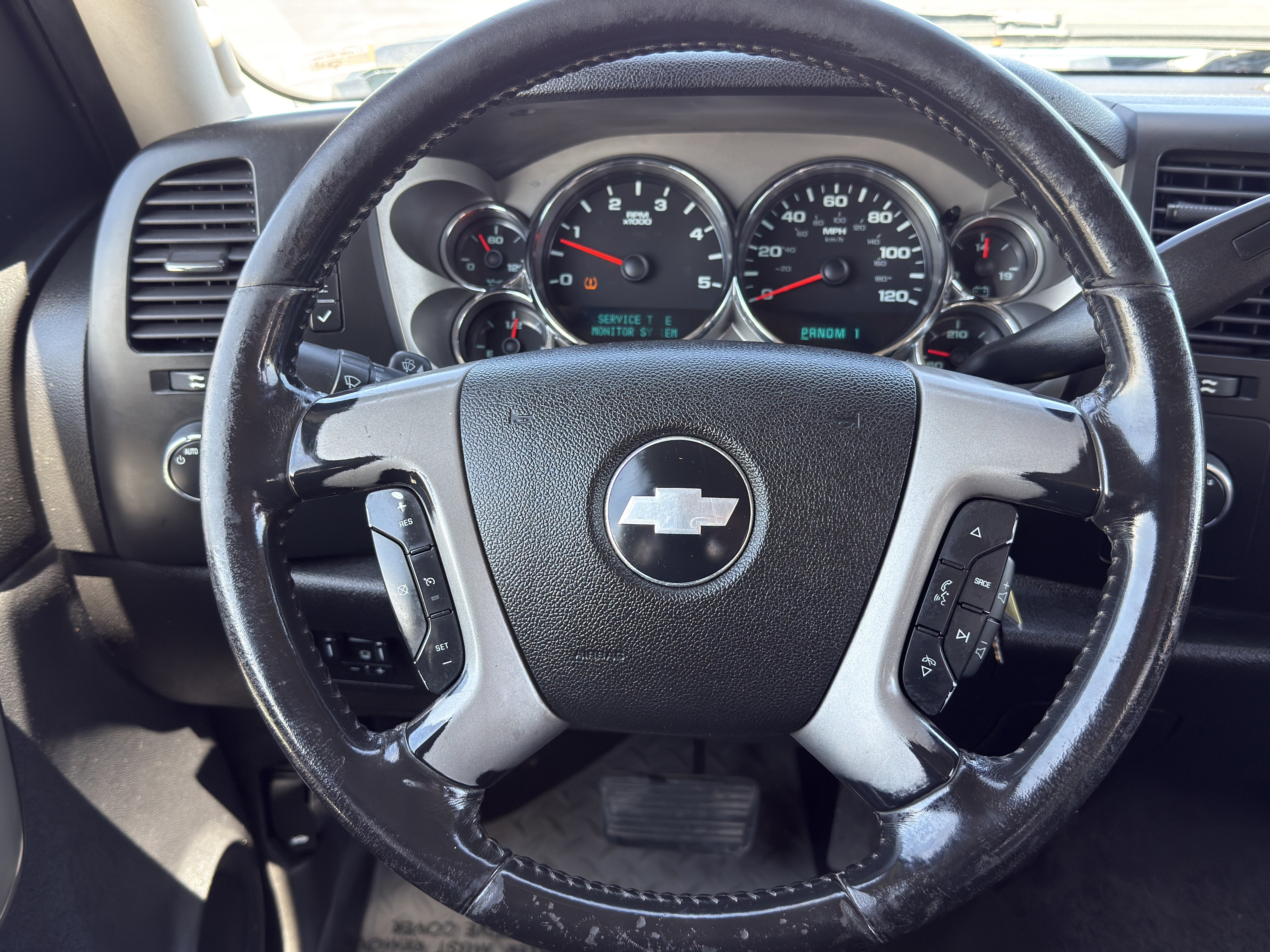Used 2009 Chevrolet Silverado 2500 LT w/ Exterior Plus Package AWD/4WD image 22