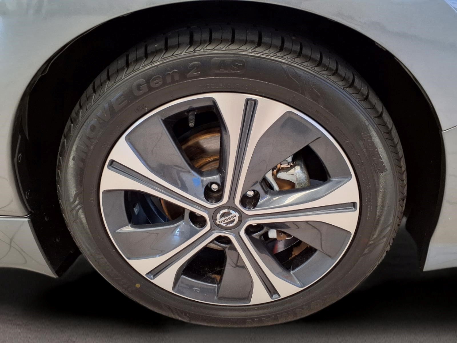 Used 2022 Nissan Leaf SV w/ SV Technology Package FWD image 8
