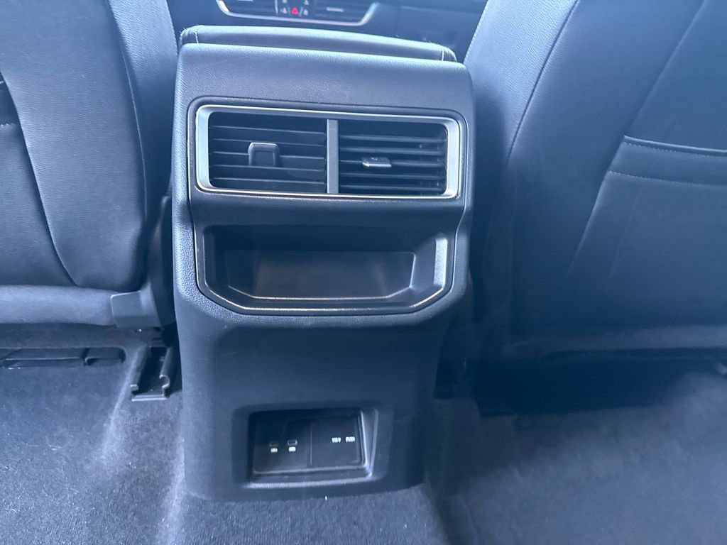 Used 2025 Volkswagen Atlas Cross Sport SE image 28