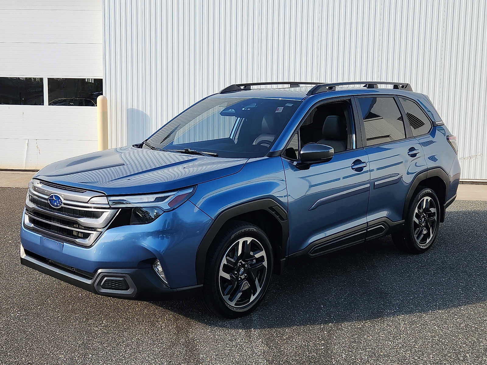 Used 2025 Subaru Forester Limited image 3