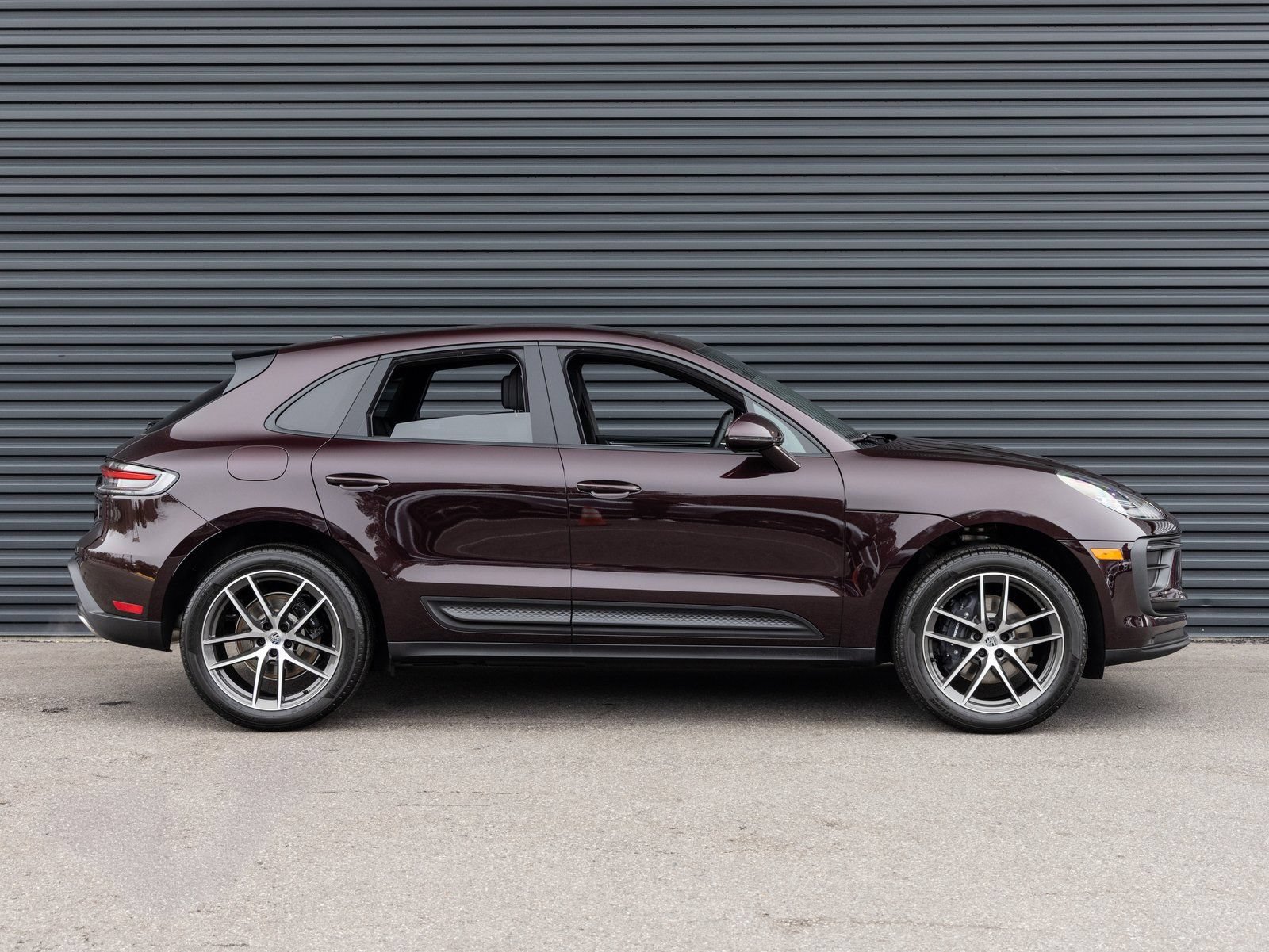 Certified 2026 Porsche Macan AWD/4WD image 8