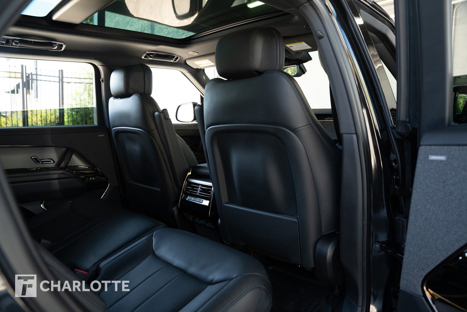 Used 2025 Land Rover Range Rover Sport Dynamic SE image 31