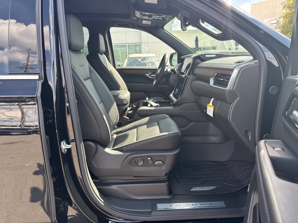 New 2026 GMC Yukon XL Denali w/ Sun & Power Step Package AWD/4WD image 18