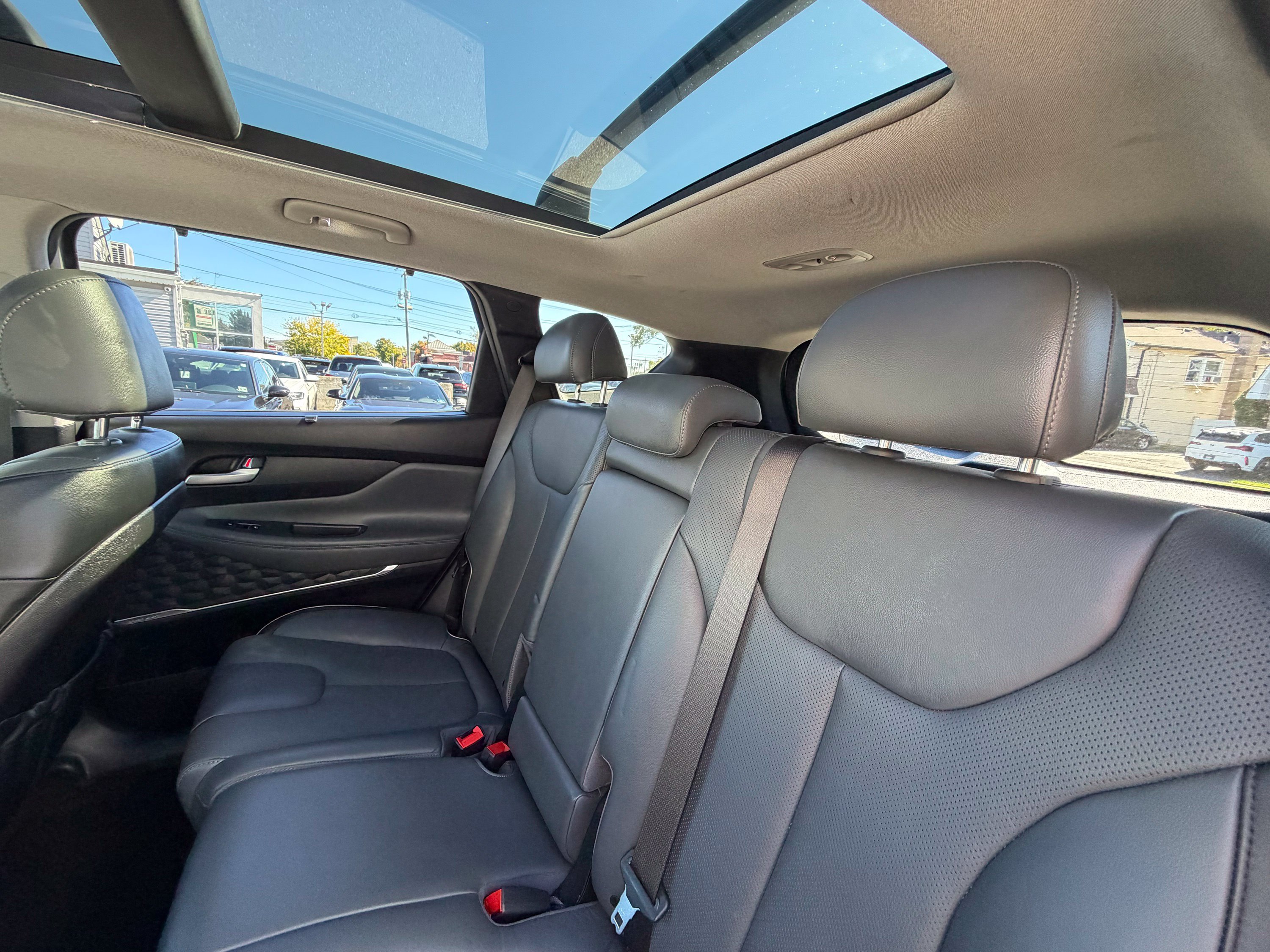 Used 2023 Hyundai Santa Fe Limited AWD/4WD image 19