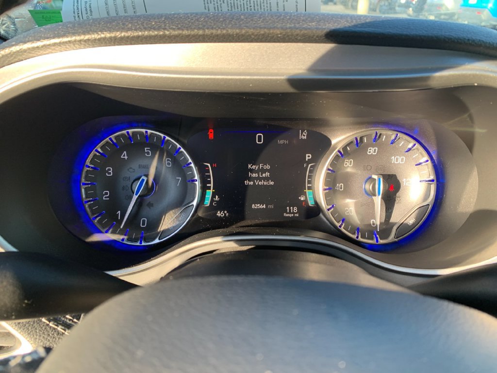 Used 2021 Chrysler Pacifica Touring-L w/ Uconnect Theater Family Group FWD image 29
