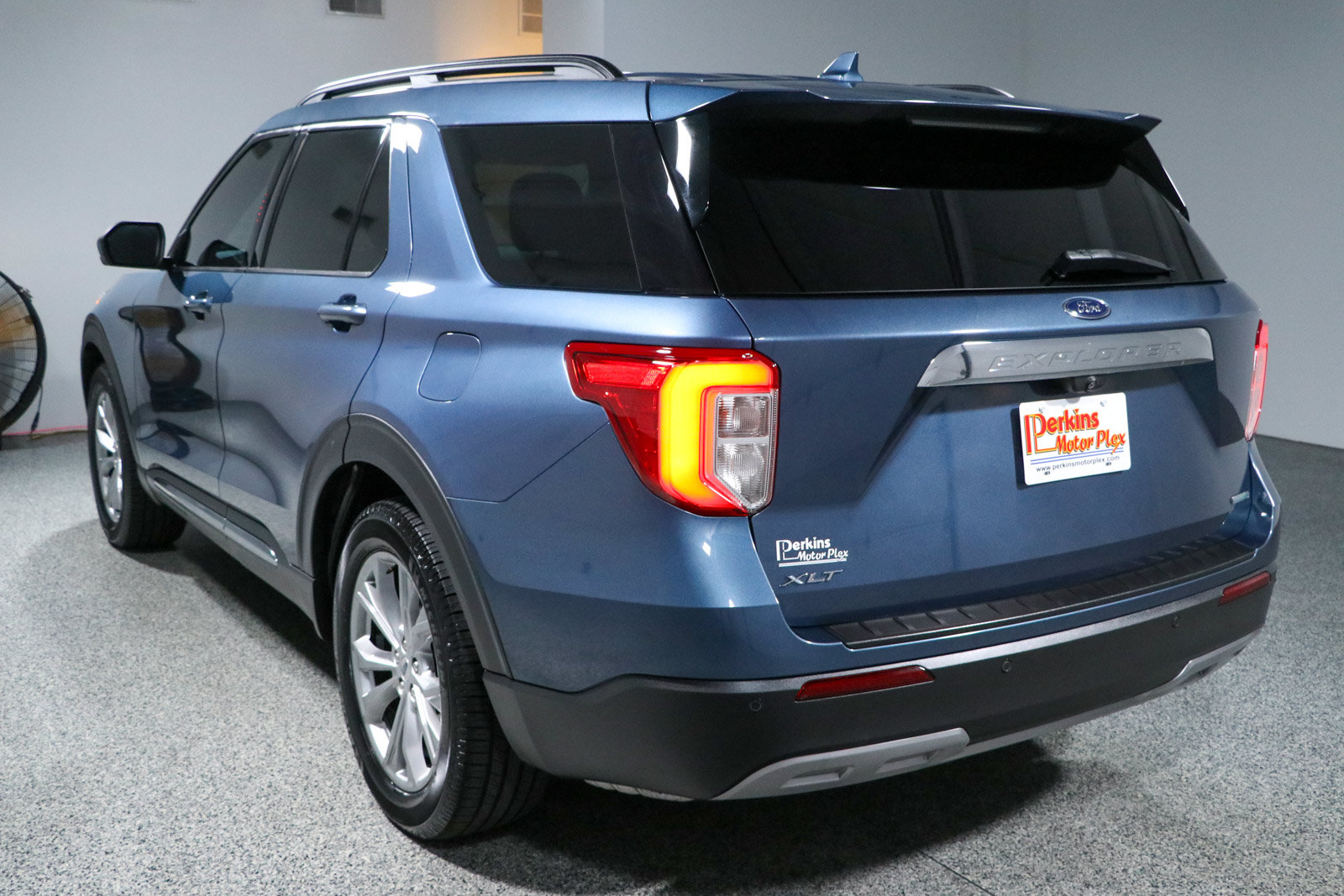 Used 2020 Ford Explorer XLT w/ Equipment Group 202A RWD image 9