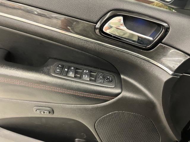 Used 2019 Jeep Grand Cherokee Trailhawk AWD/4WD image 30