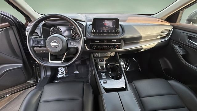 Used 2023 Nissan Rogue SV w/ SV Premium B Package FWD image 17