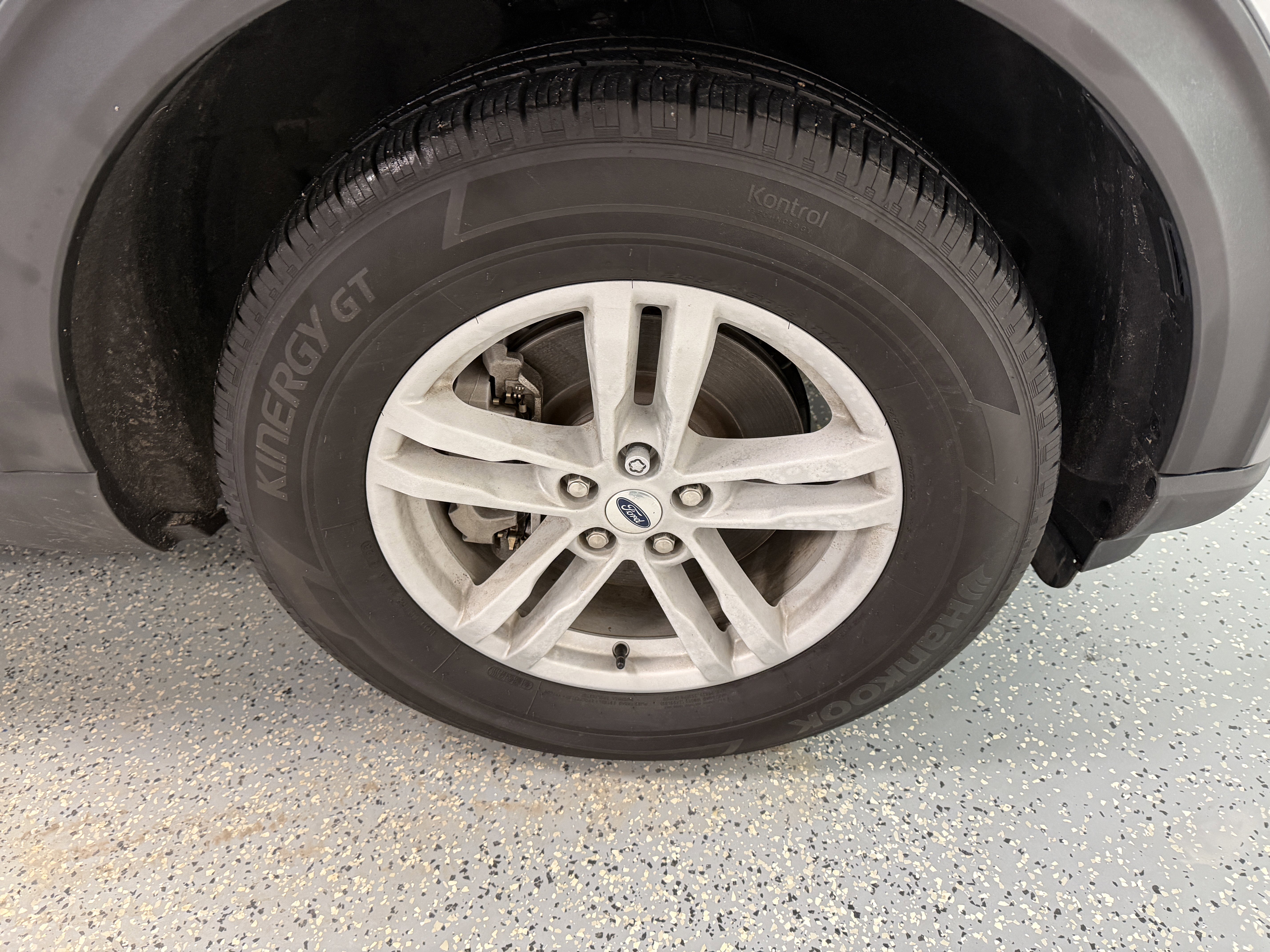 Used 2023 Ford Explorer XLT w/ Equipment Group 202A image 31