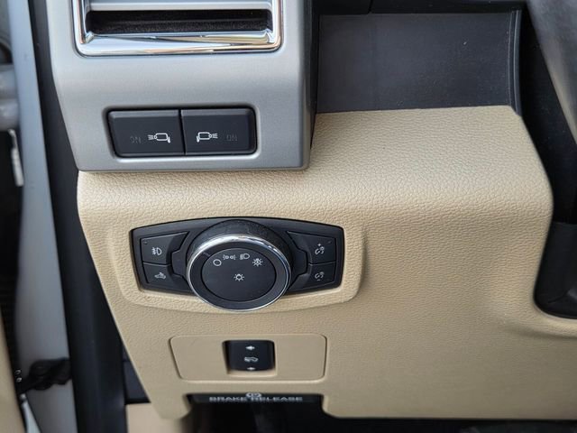 Used 2017 Ford F350 Lariat w/ Chrome Package image 26