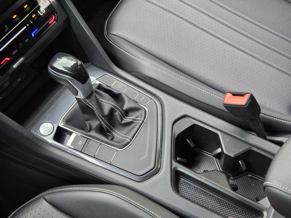 Used 2023 Volkswagen Tiguan SE R-Line image 25