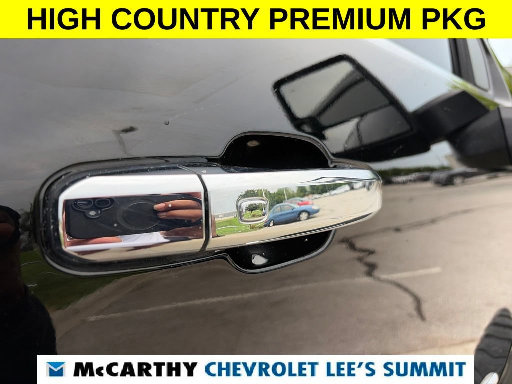 Used 2025 Chevrolet Silverado 2500 High Country w/ High Country Premium Package AWD/4WD image 30