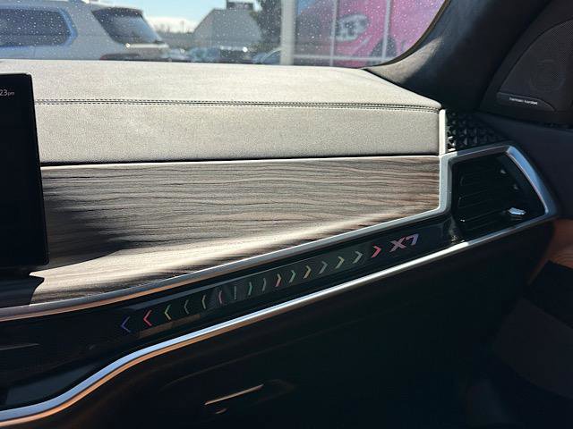 Certified 2024 BMW X7 xDrive40i w/ Executive Package image 27