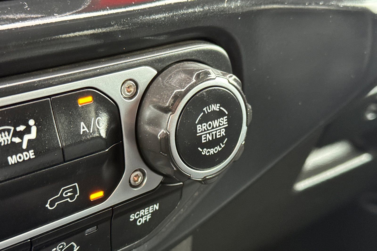 Used 2019 Jeep Wrangler Unlimited Rubicon w/ Steel Bumper Group image 31