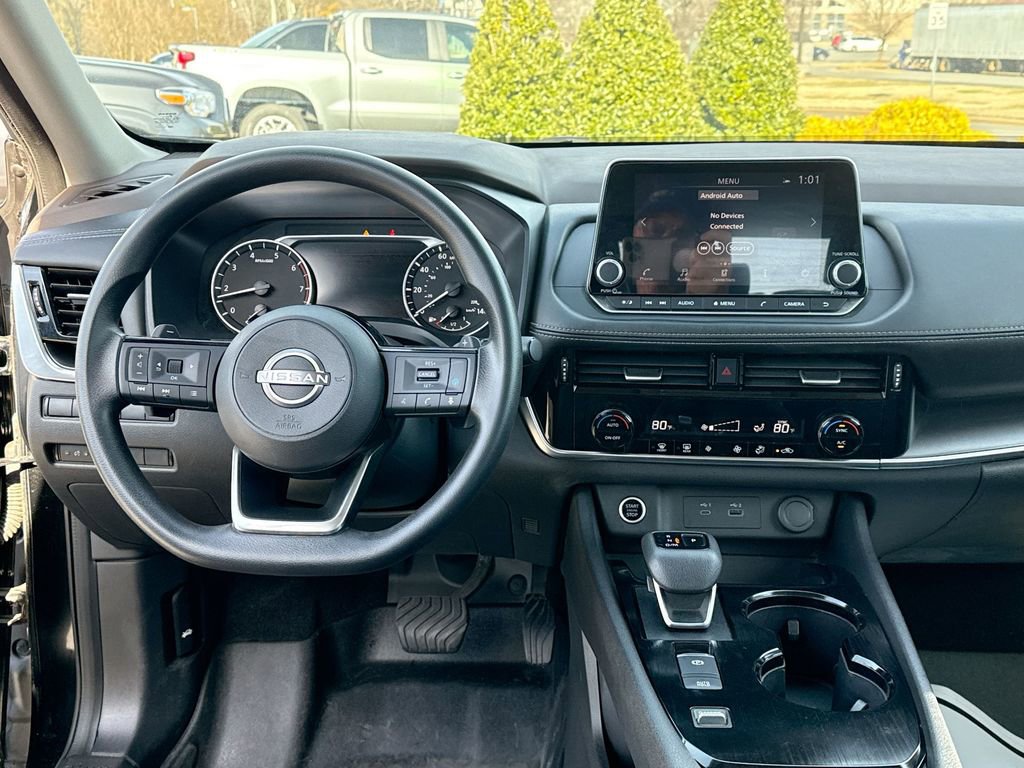 Used 2023 Nissan Rogue SV image 8