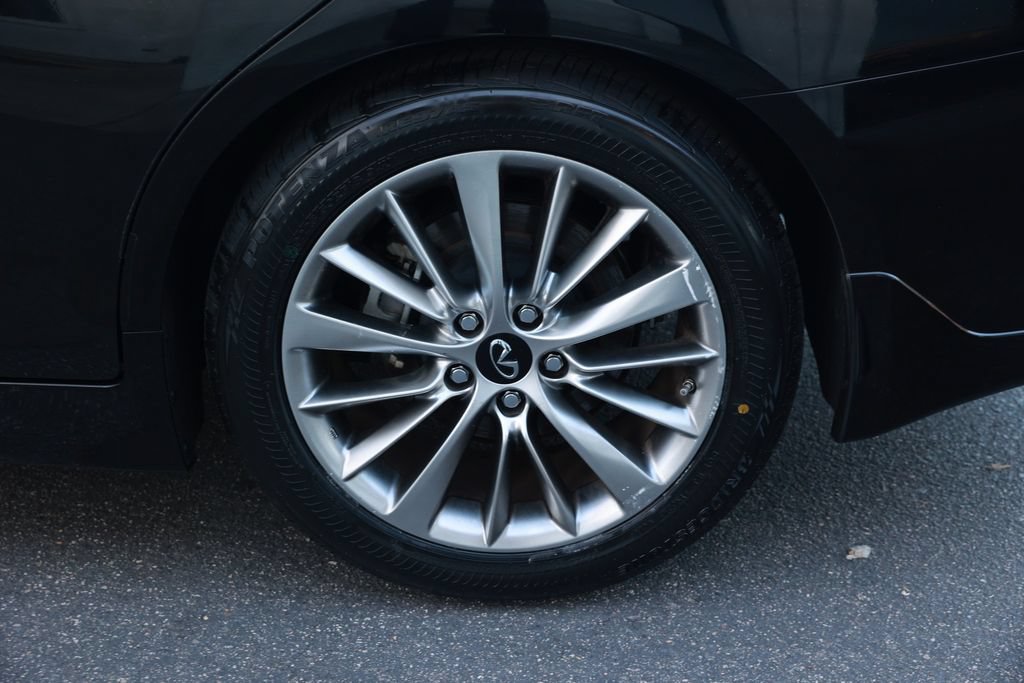 Used 2024 INFINITI Q50 Luxe w/ Cargo Package RWD image 13
