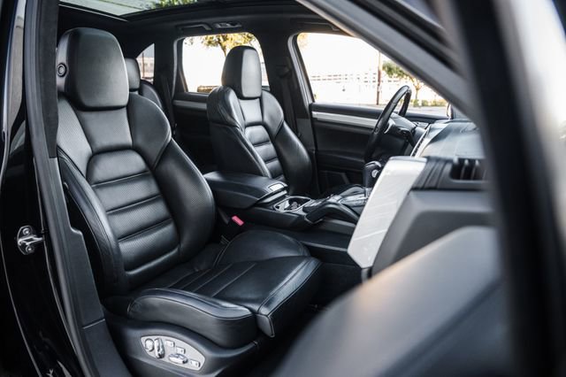 Used 2013 Porsche Cayenne Turbo image 77