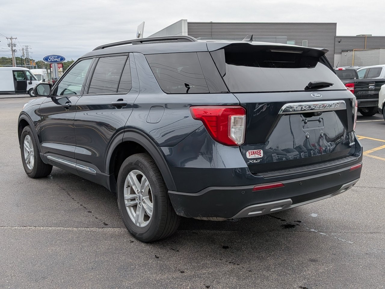 Used 2023 Ford Explorer XLT w/ Equipment Group 202A AWD/4WD image 6