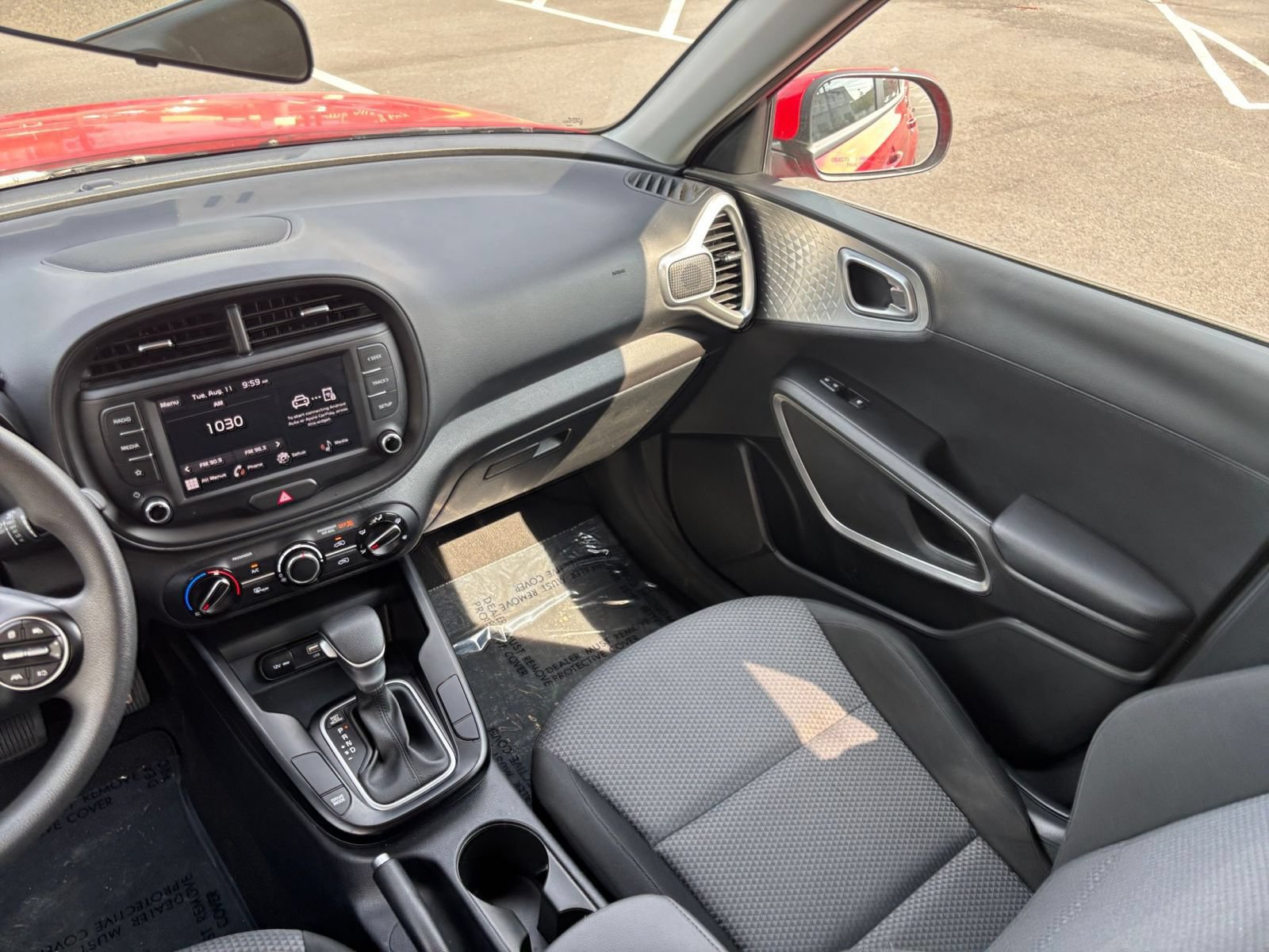 Used 2025 Kia Soul LX w/ LX Technology Package FWD image 26
