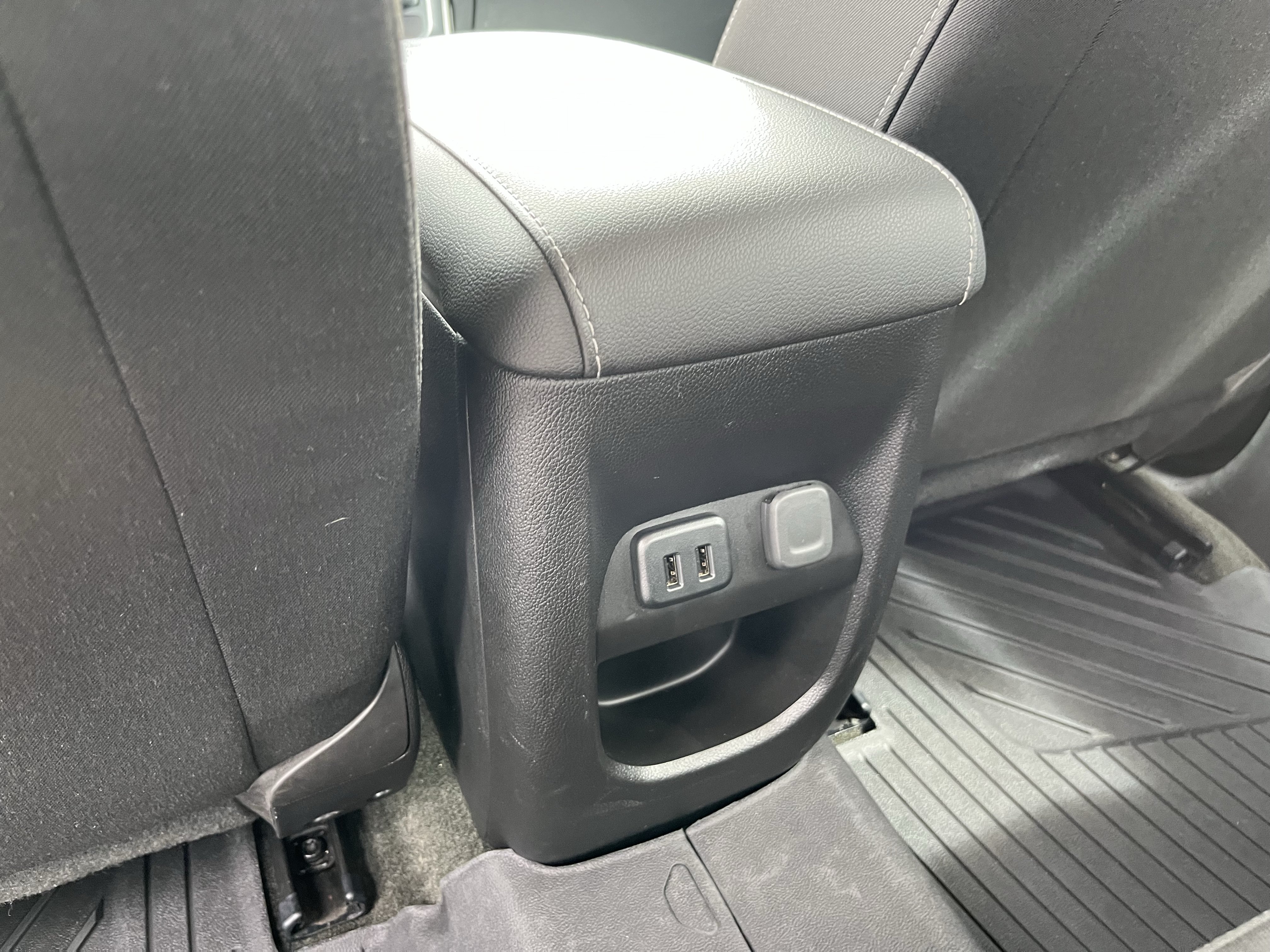 Used 2018 Chevrolet Colorado LT AWD/4WD image 20